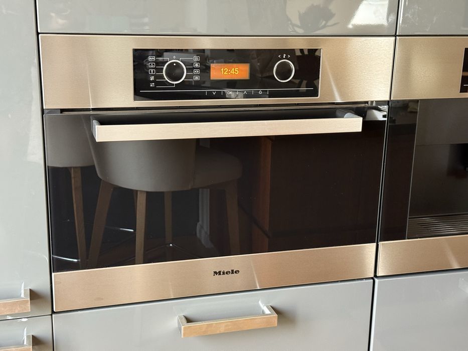 Фурна за готвене с пара Miele DG5061