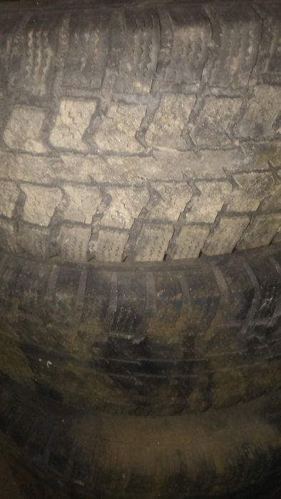 Зимние шины  205х70х15С  на дисках