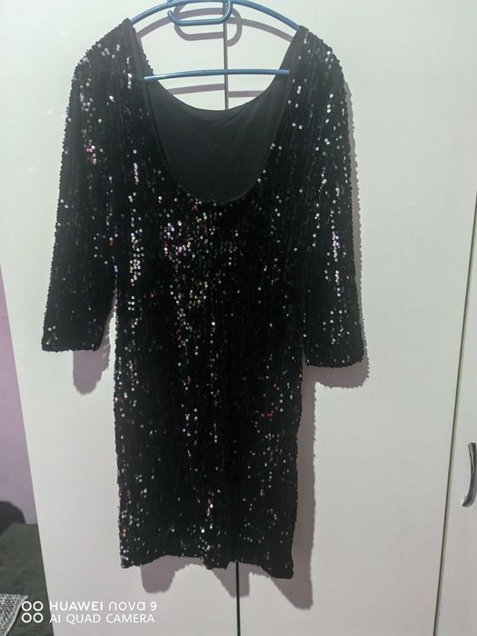 Дамски рокли подходящи за поводи.