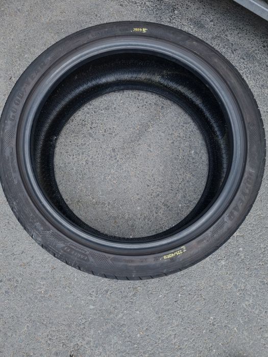 Anvelope 225/40/18 Vara Goodyear DOT2020