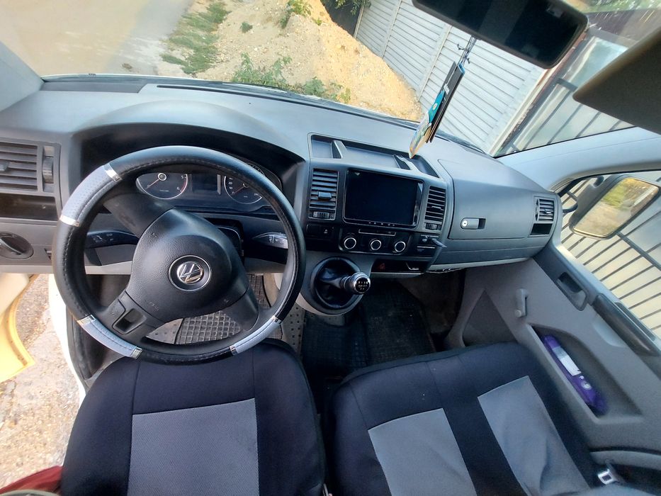 Vw Transporter T5 Doka 2013 – întreținut, ideal pentru muncă și transport