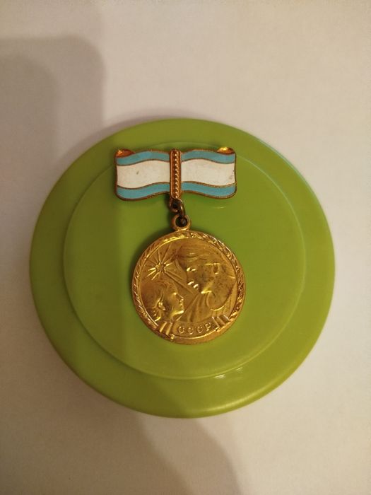 Продам медаль материнства СССР