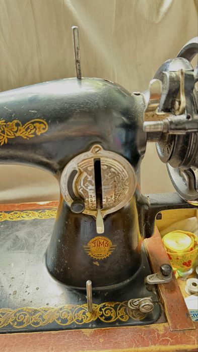 Продаётся швейная машинка