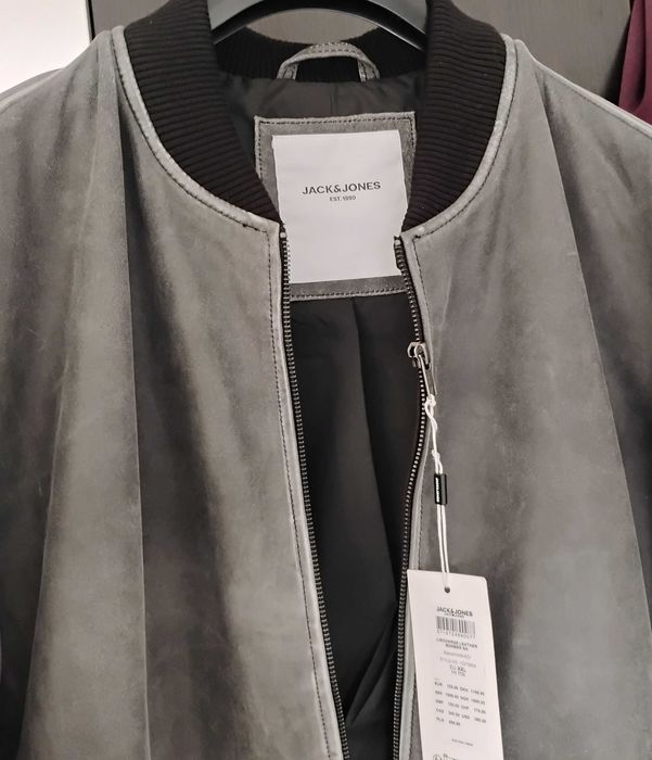 Vând geacă piele naturală, mare, largă