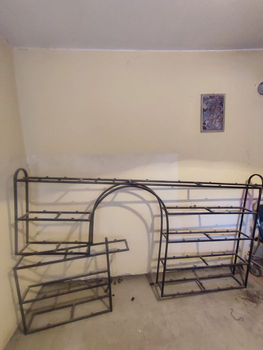 Метални рафтове (етажерка)