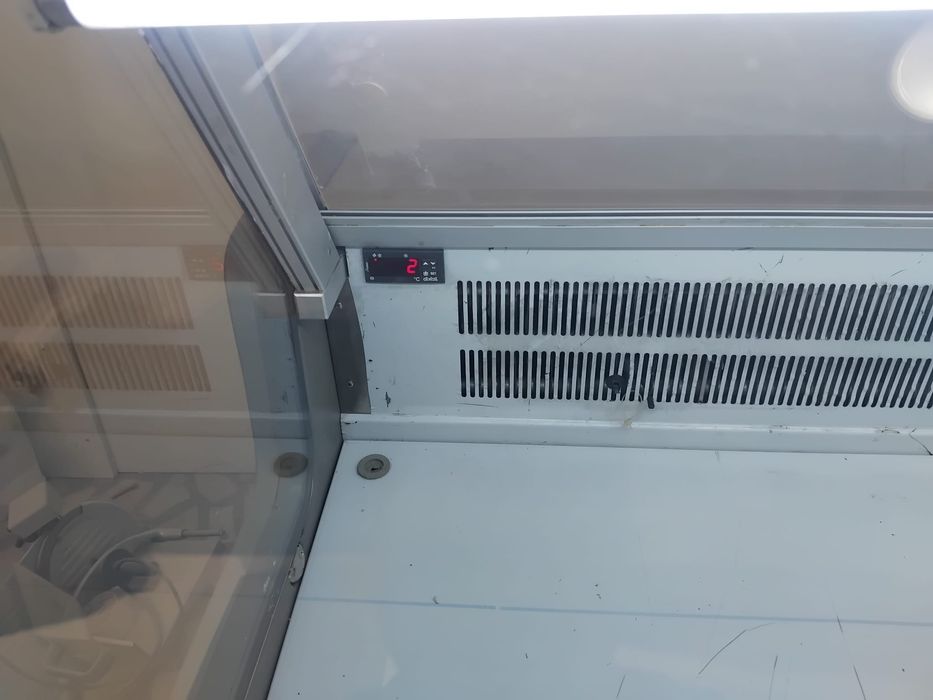 Vitrină frigorifică