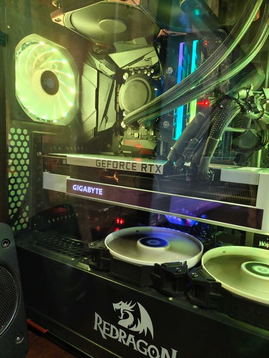Vând Placa video + Cooler pe lichid