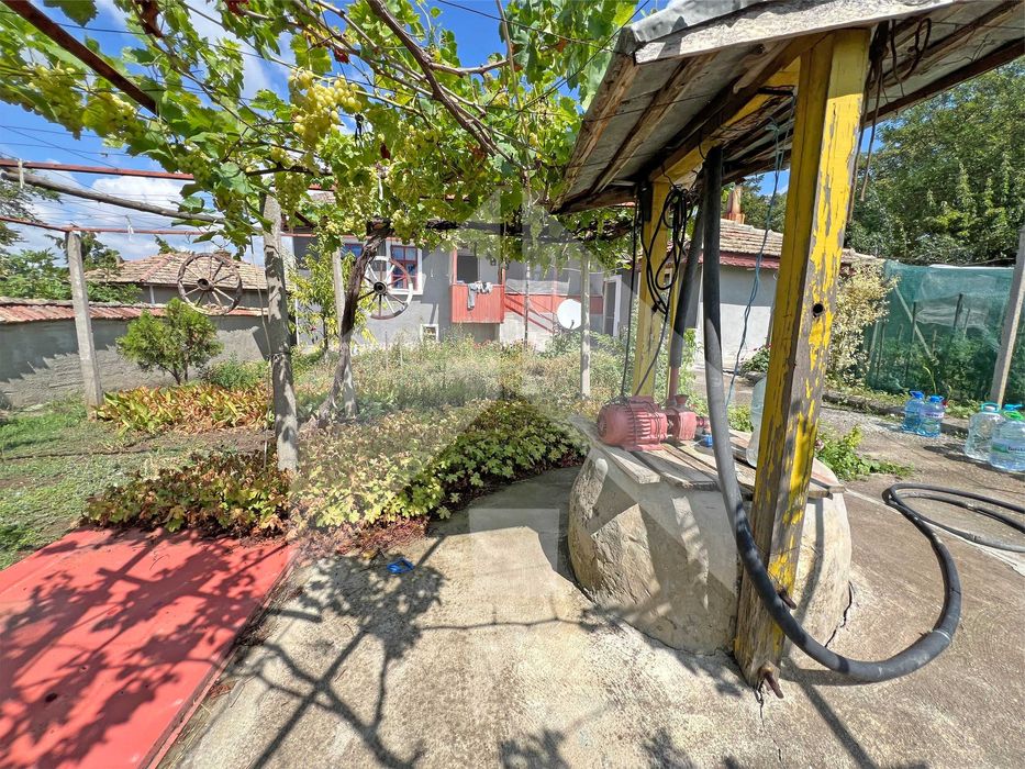 Продава еднофамилна, тухлена къща в с. Струйно (обл. Шумен). ТОП имот!