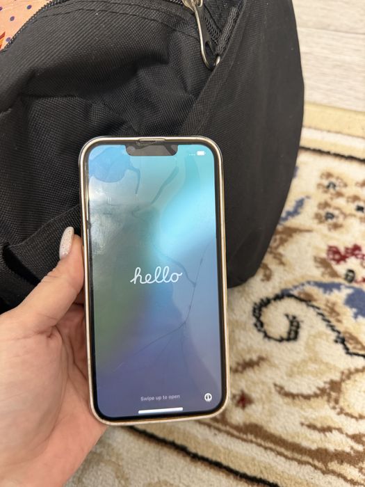 Продам айфон 13,белый