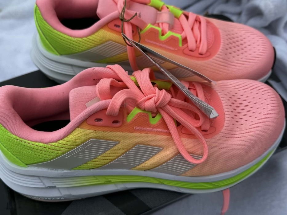 Adidas уникални дамски сникърси нови 38 2/3