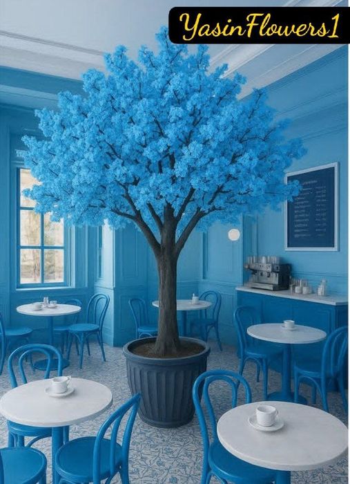 Декоративные растения, искусственные цветы и деревья.