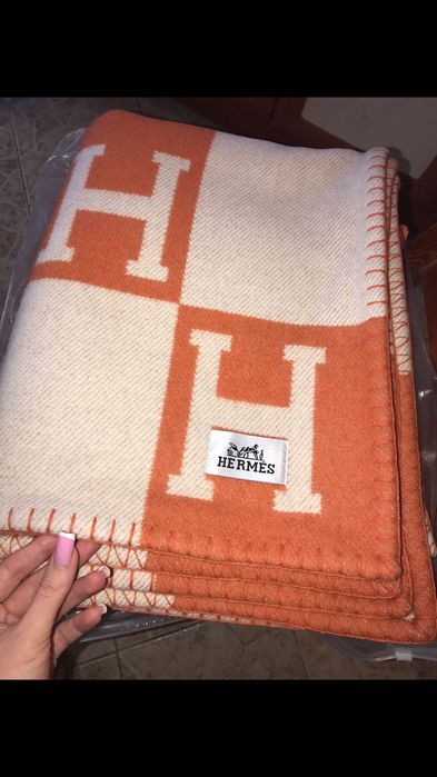 Hermes оранжево одеяло и възглавница