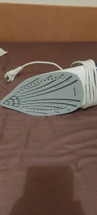 Продавам чисто нова, неизползвана ютия на Philips