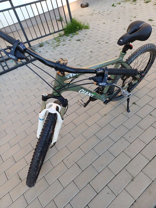 Vând bicicleta giant
