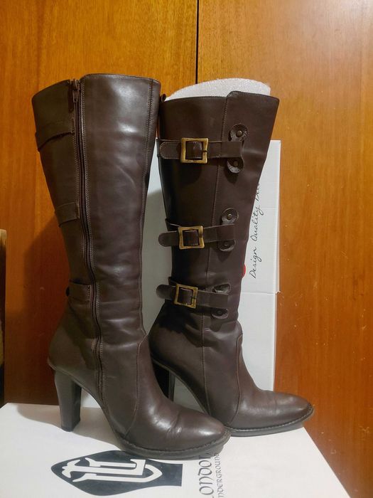 Дамски ботуши на ток от естествена кожа