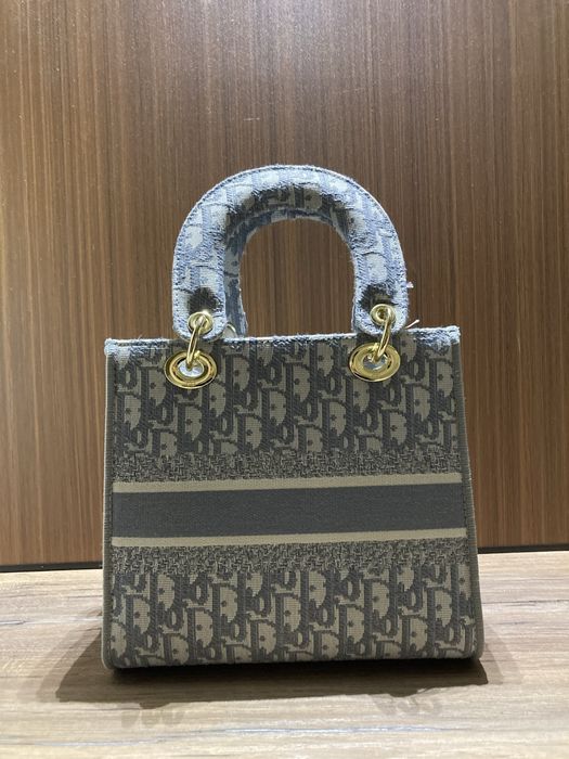 продам сумку cristian dior