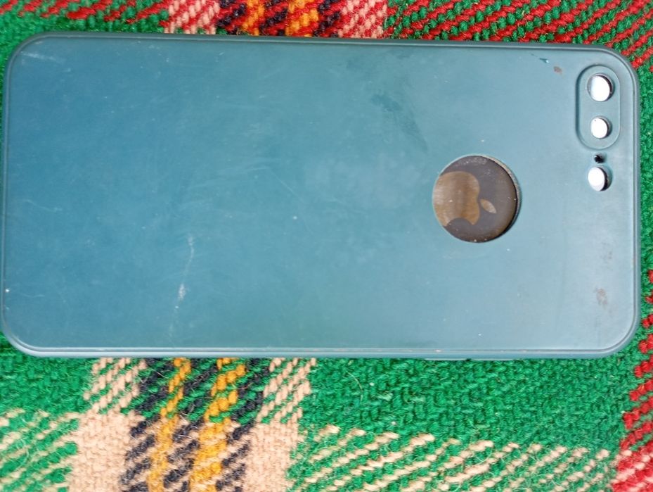 Мобилен телефон iPhone 8