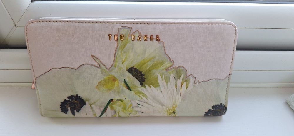 Ted Baker оригинално ново поромоне