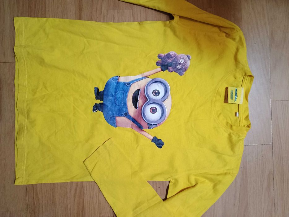 bluza  minions 7-8 ani
