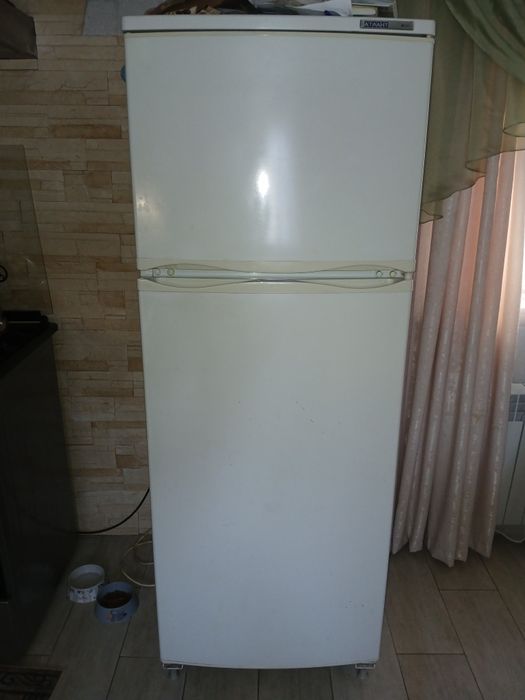 Продам холодильник