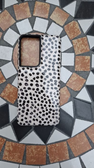 Husă BURGA Samsung Galaxy S21 Ultra – model Spot On / Puncte Negre