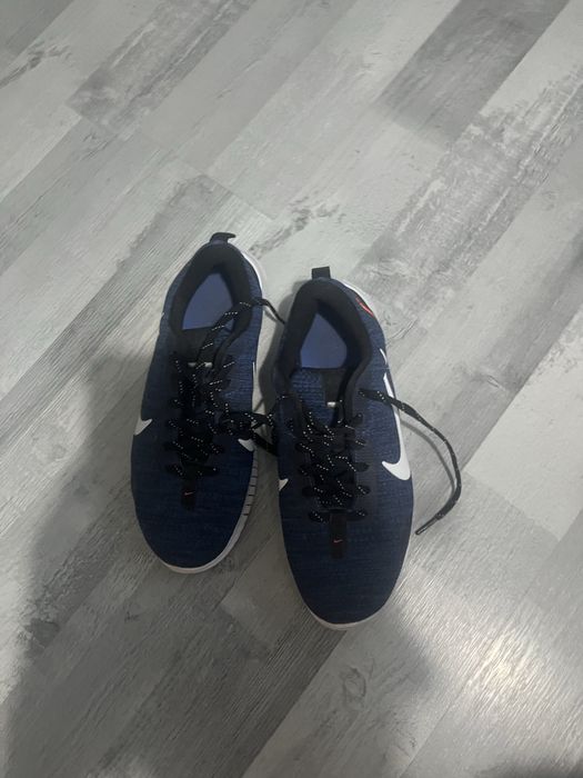 Nike обувки flex experience 12