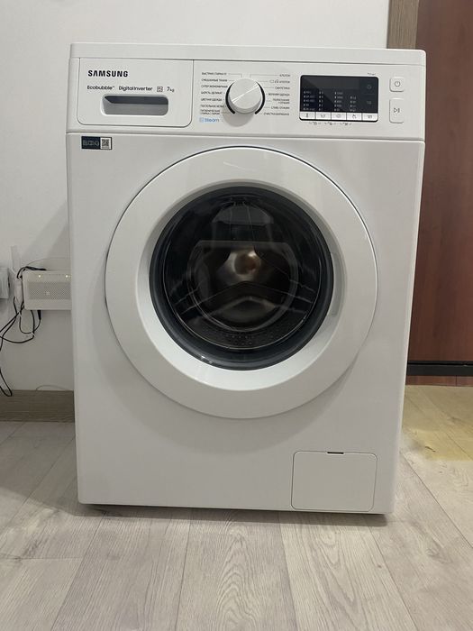 СРОЧНО СРОЧНО ПРОДАМ стиральную машину