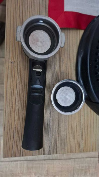 Espressor manual De'Longhi EC221.B 15 bari, 1 l, Dispozitiv spumare