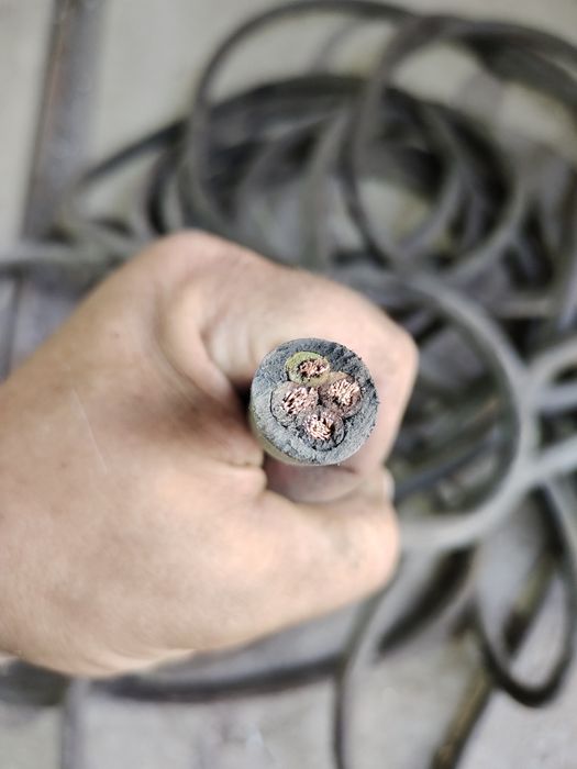Продам сварочные кабеля