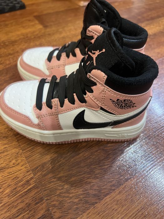 Продам детские кросовки 26 р-р