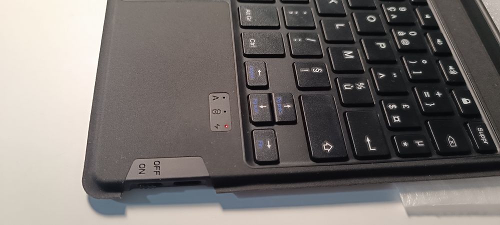 Husa cu tastatura pt tableta 10 inch