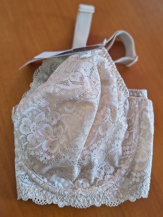 Чисто нов, с етикет сутиен Триумф Triumph