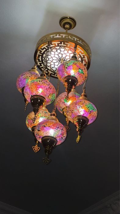 Турецкая люстра имеется семь купола очень красивое
