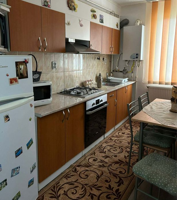 Ofer spre inchiriere apartament cu doua camere