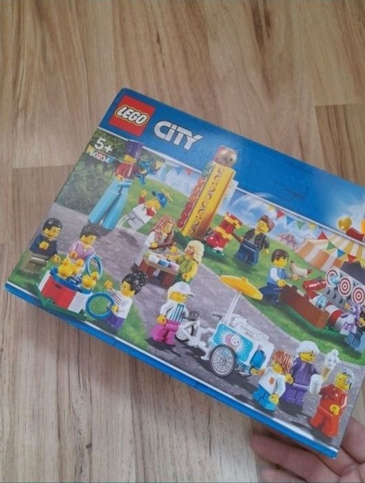 LEGO nou original City Town  Parcul de distractii 60234