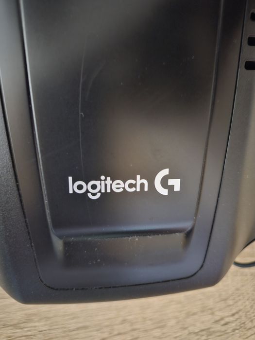 Logitech G29 с педали – почти нов, използван само 5,6 пъти!