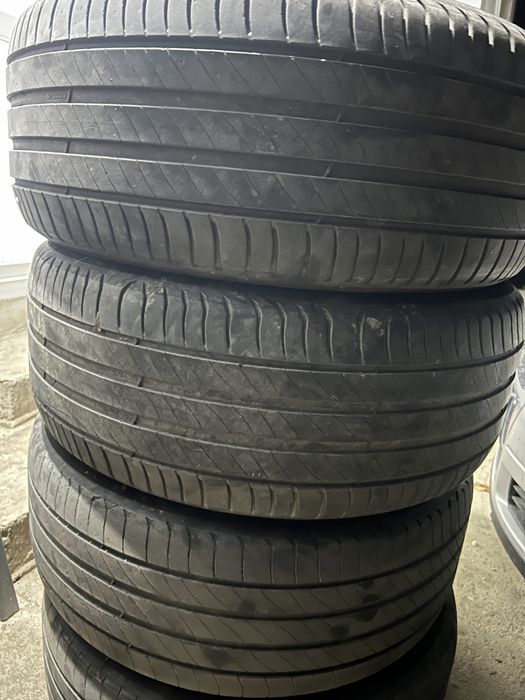 235 45 18 Michelin vara