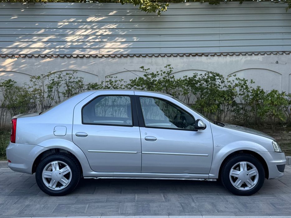 Dacia Logan Prestige  1.6 16v Benzina 105 Cp Unic proprietar AC