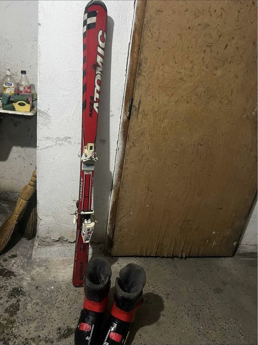 Ски с щеки и ски обувки