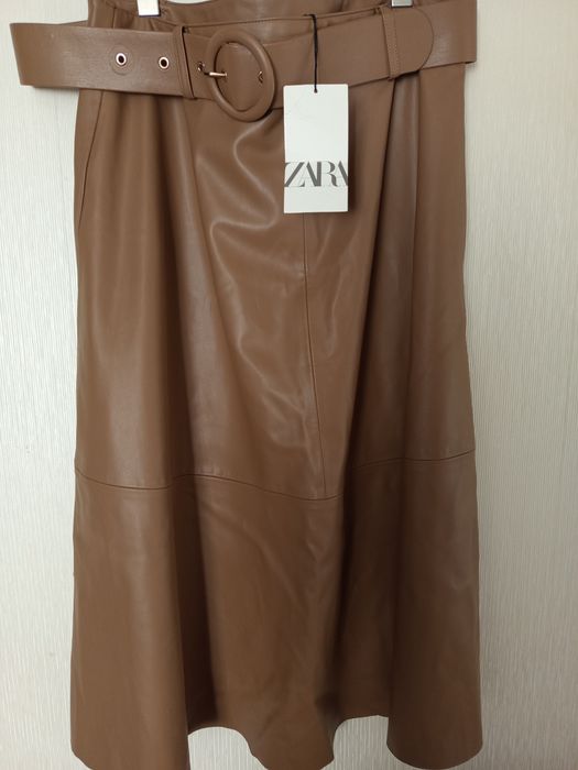 Дамска пола Zara