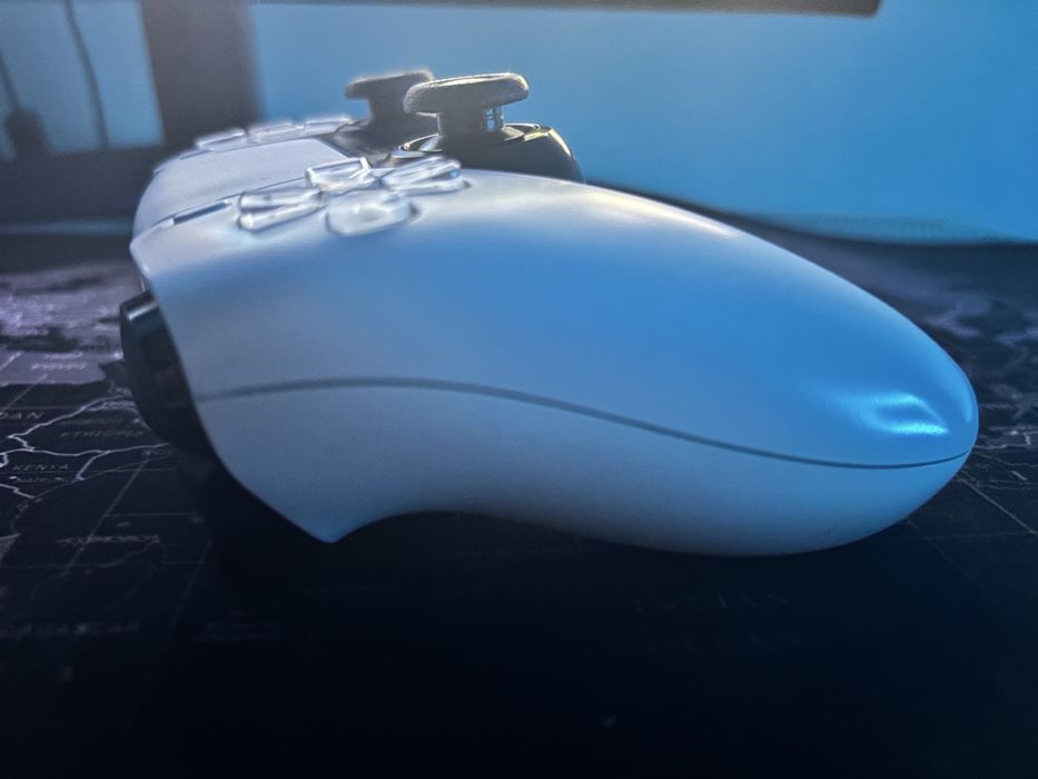 Controler ps5 alb