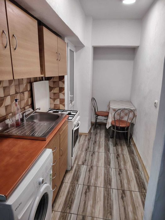 Inchiriez garsonieră confort 1 decomandată cartier Rovine strada Dezrobirii (Deznatui) nr 24 . DETALII LA NUMARUL 0745765003