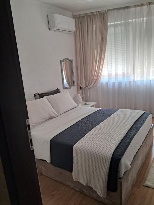 Дава се под наем Тристаен апартамент в Пловдив, Център - 74 кв.м за 650 € - Снимка #3