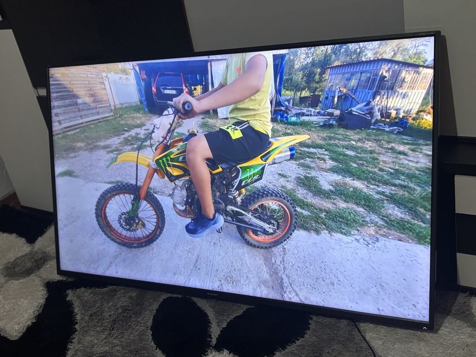 Plasma sharp diagonala 170