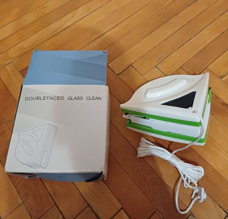 1. Dispozitiv magnetic pentru curățarea geamurilor interior/exterior