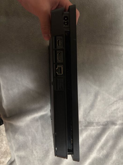 Vand ps4 slim 825 gb