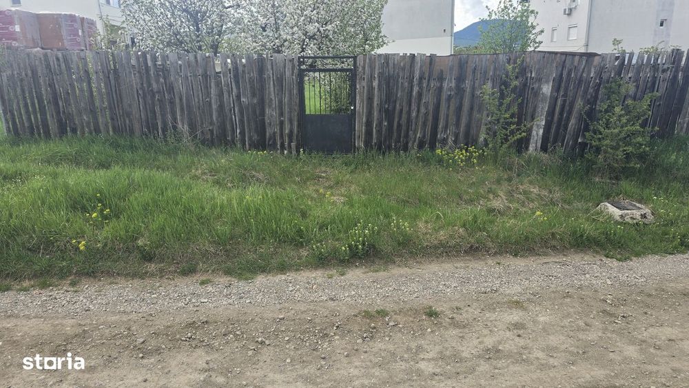 Vand teren intravilan in Zavoi str. Sadoveanu, imprejmuit