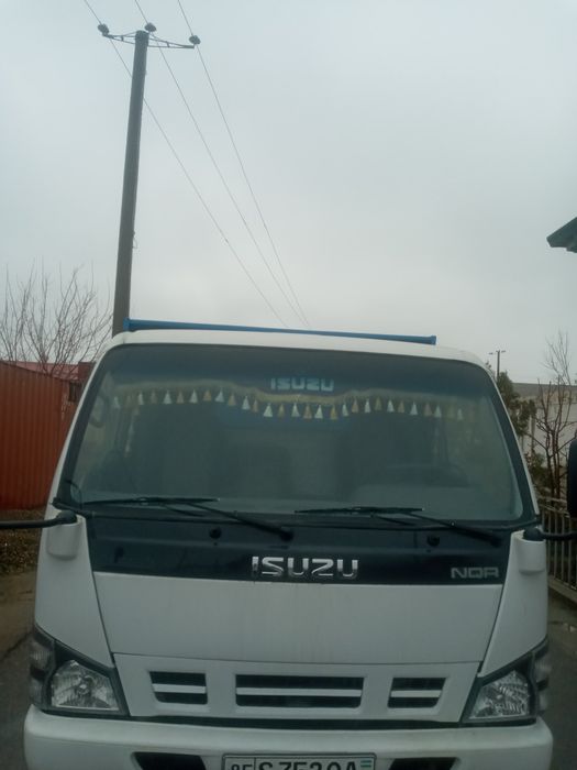 Isuzu yuk mashinasi