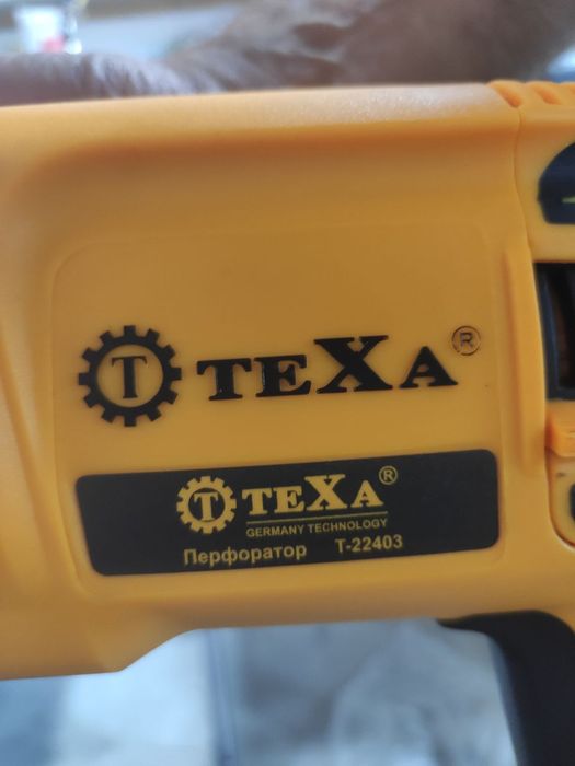 перфоратор новый TeXa 
Китай фирменный полный комплект
Кому инте