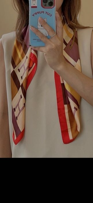 Eșarfă Hermes, model 2026, preț fix